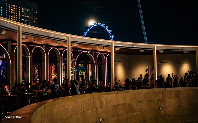 Baia rooftop bar with view of Singapore Flyer.