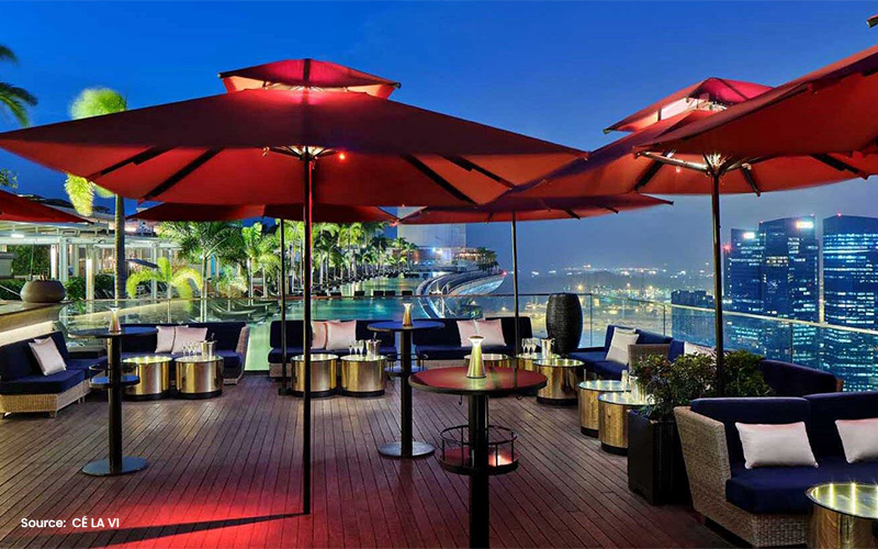 CÉ LA VI rooftop bar with Marina Bay Sands view.